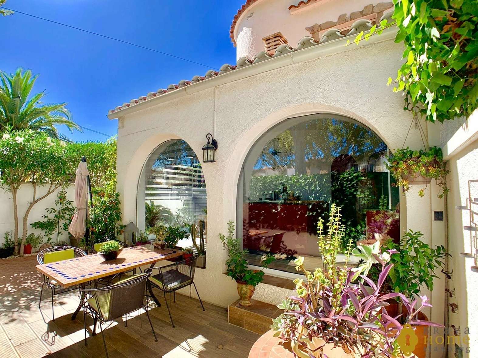 Bonita casa en venta en Empuriabrava
