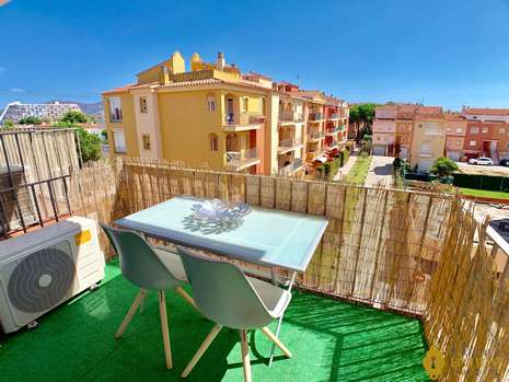 Beautiful renovated apartment at 100m from the beach for sale in Empuriabrava