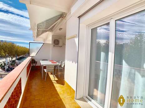Apartment close to the beach for sale in Empuriabrava