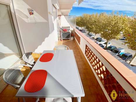 Apartment close to the beach for sale in Empuriabrava