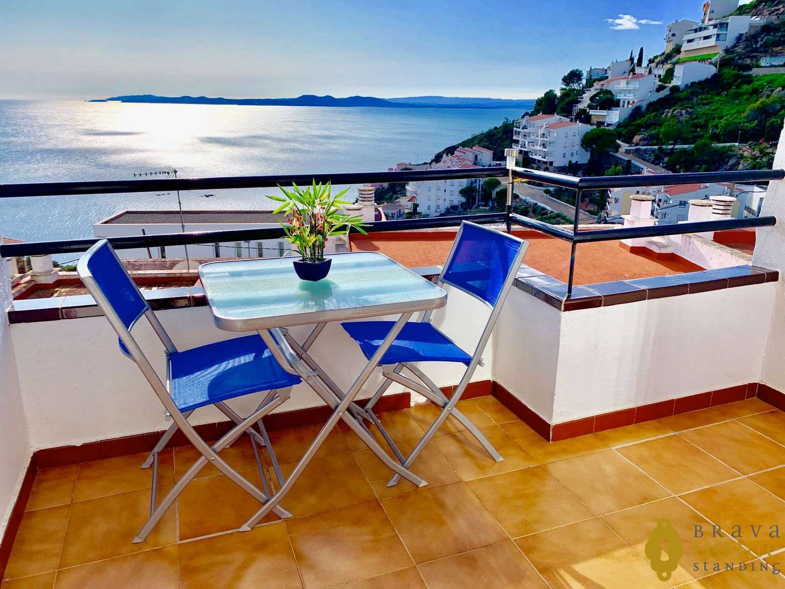 Bonic apartament amb unes esplèndides vistes del mar en venda a Roses