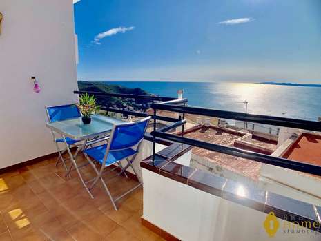 Bel appartement avec une superbe vue mer à vendre à Rosas