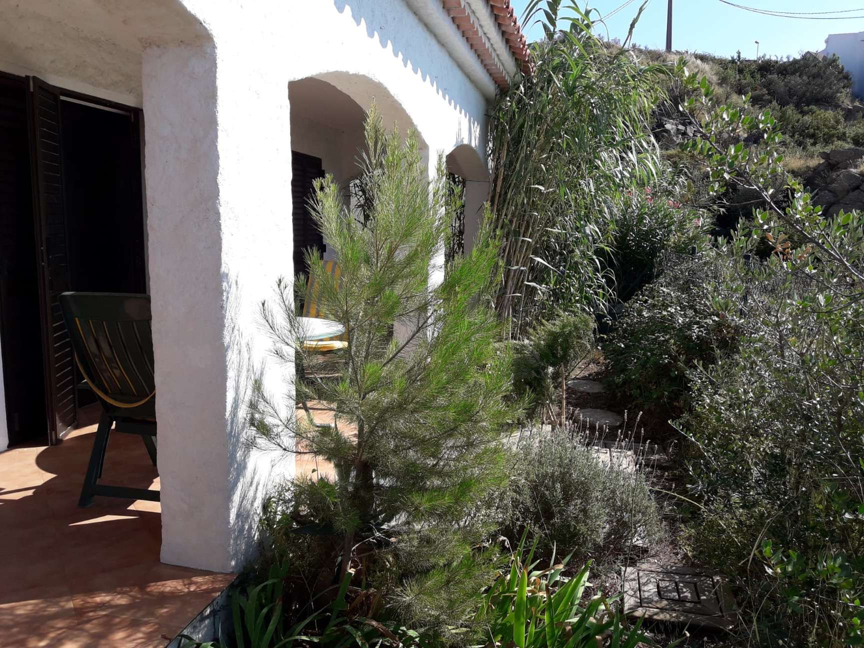 Bonica casa amb vista al mar i piscina comunitària en venda a Rosas