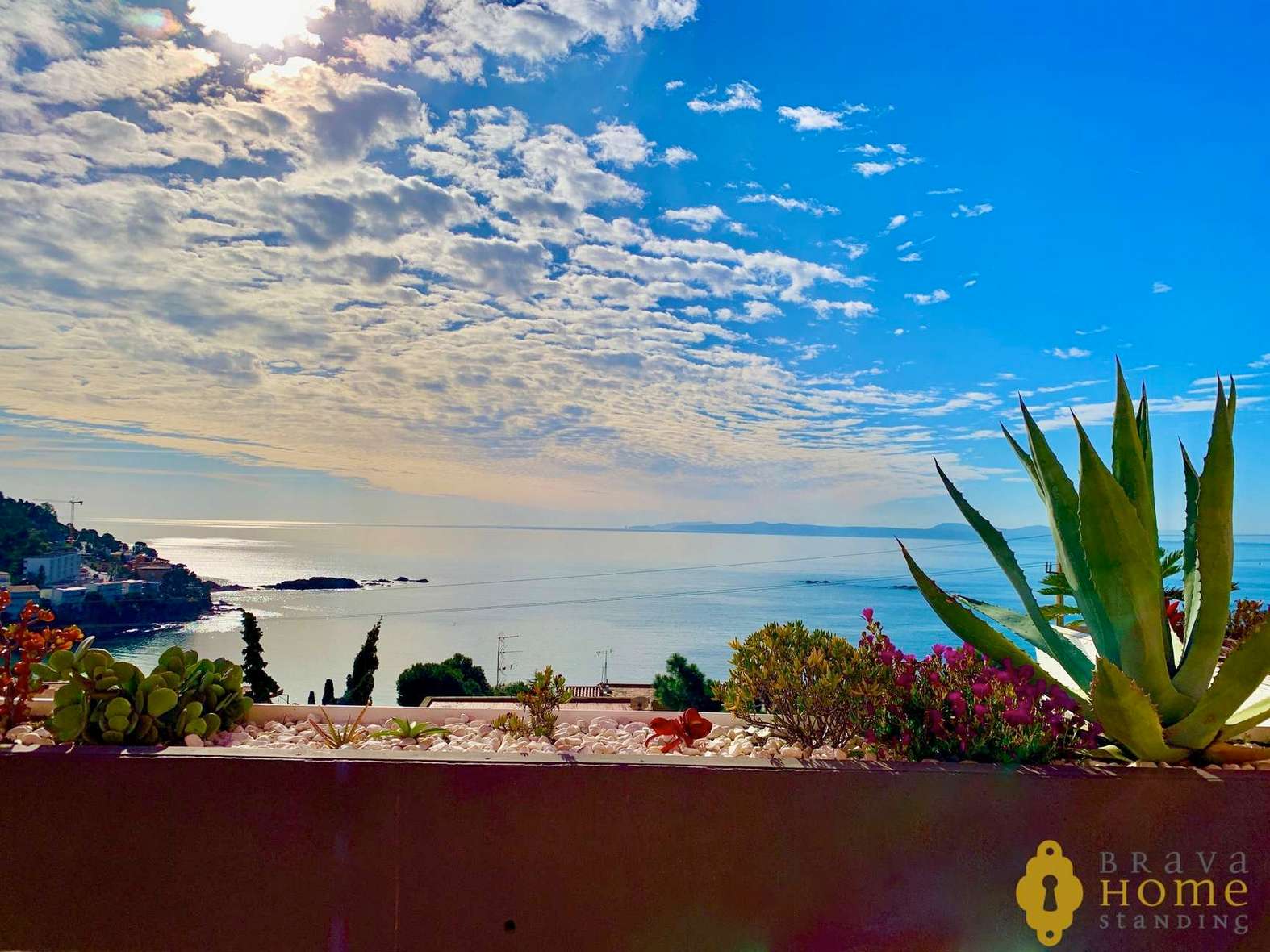 Appartement rénové avec vue mer à 2 minutes à pied de la plage de Canyelles