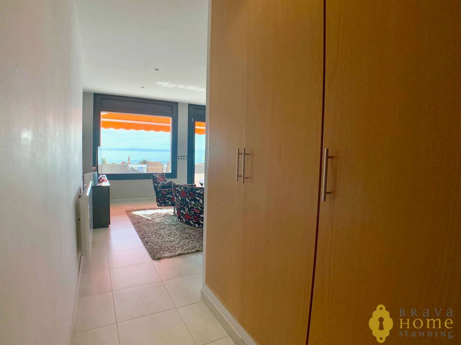 Appartement rénové avec vue mer à 2 minutes à pied de la plage de Canyelles
