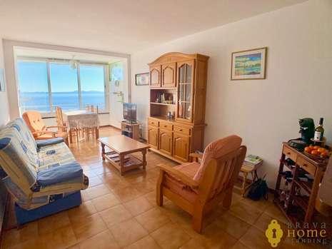 Bel appartement avec une superbe vue mer à vendre à Rosas Canyelles