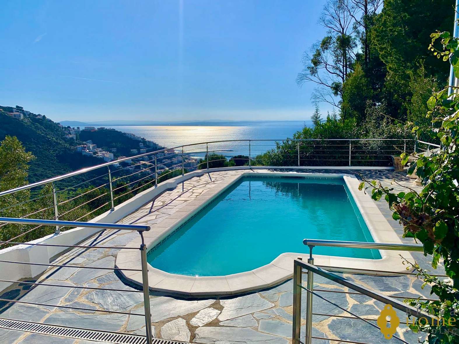 Bonica casa amb vistas al mar i piscina en venda a Rosas