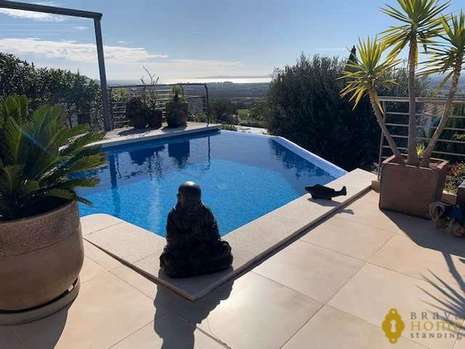 Splendid house with pool and views of the bay of Rosas for sale in Palau Saverdera