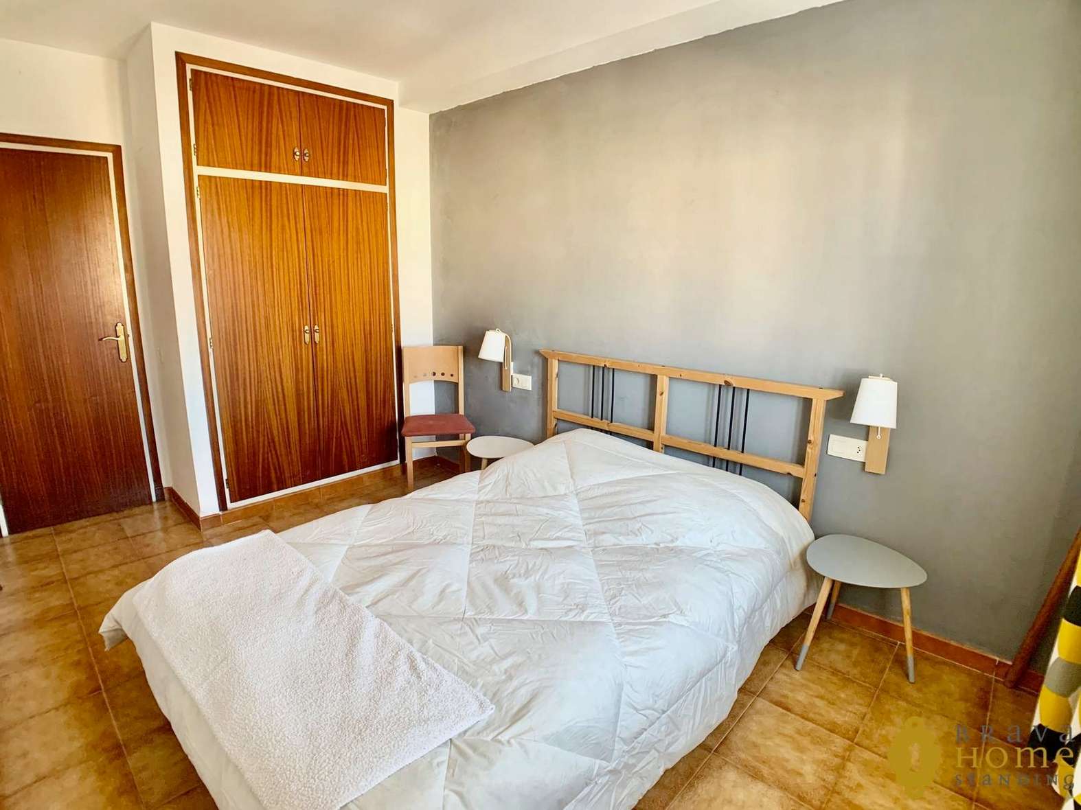 Beautiful apartment with 45m2 terrace and mooring for sale in Empuriabrava