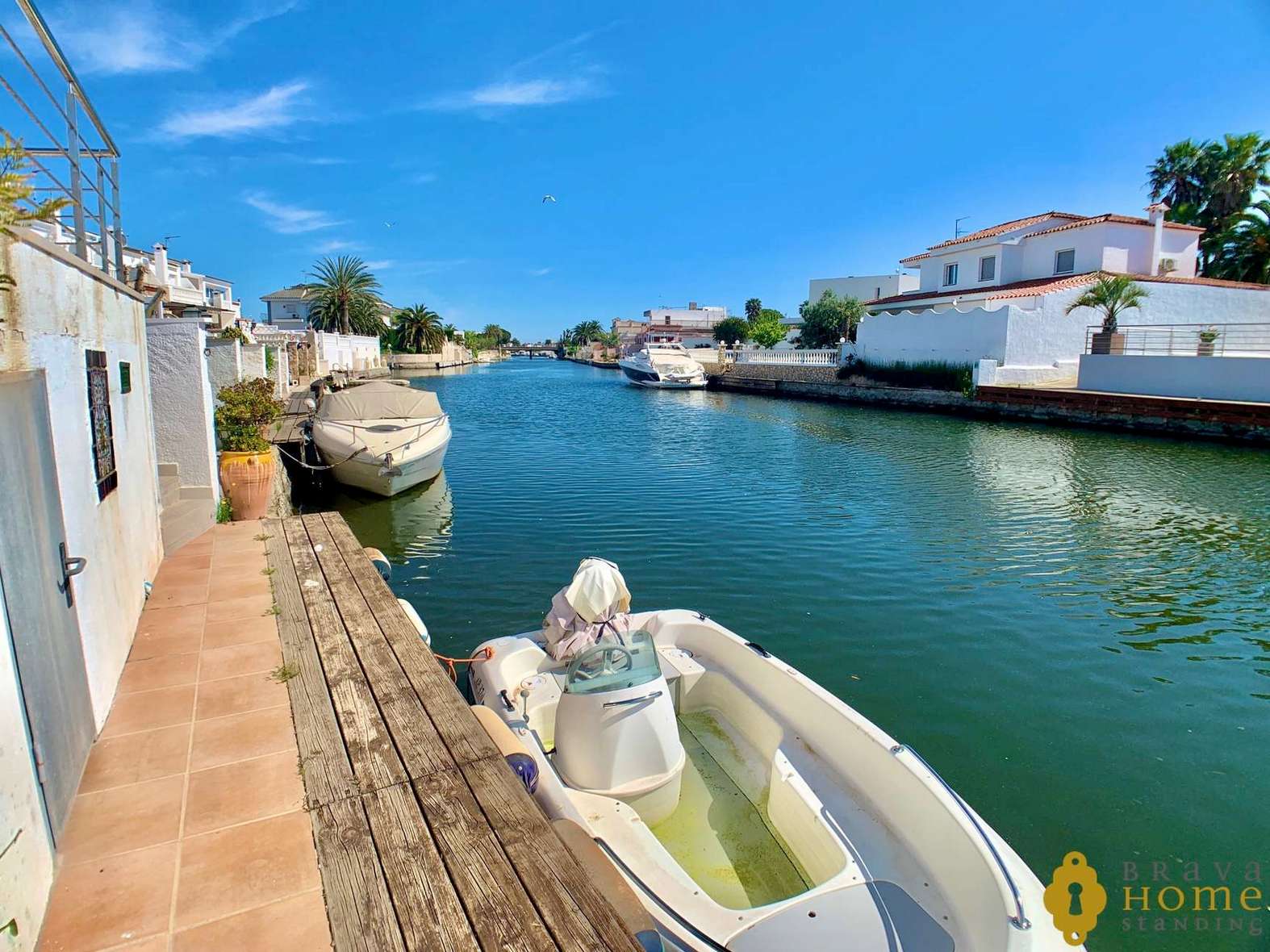 Bonica casa amb piscina y amarratge en venda a Empuriabrava