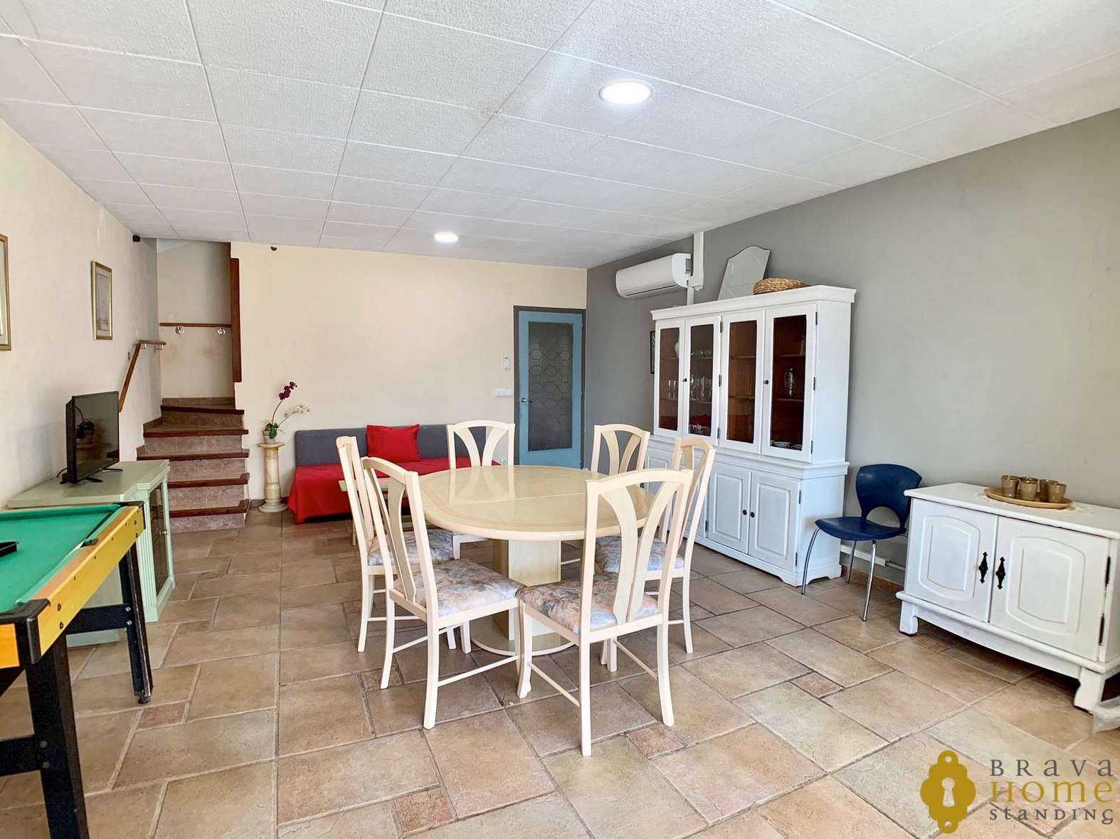 Bonita casa con piscina y amarre en venta en Empuriabrava