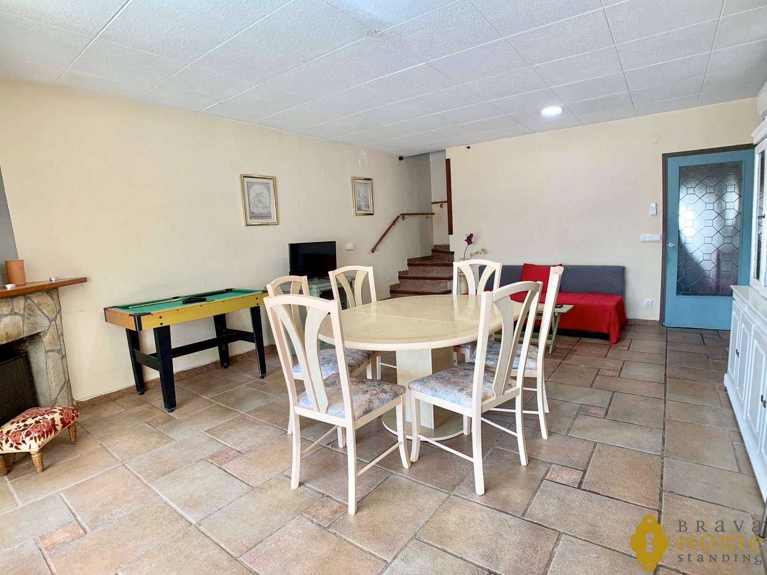 Bonita casa con piscina y amarre en venta en Empuriabrava