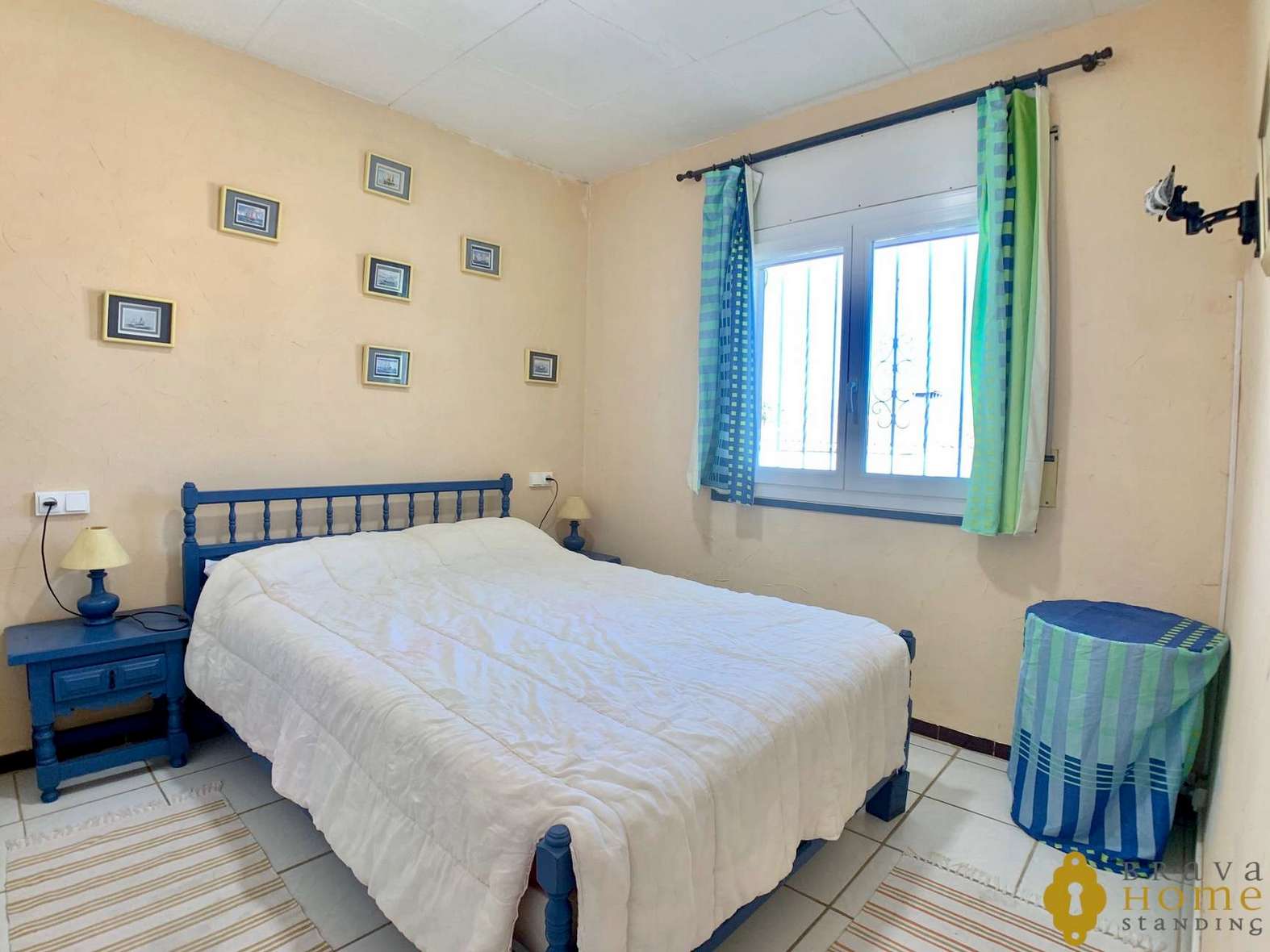 Bonita casa con piscina y amarre en venta en Empuriabrava