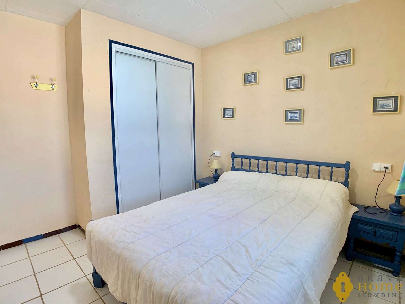 Bonita casa con piscina y amarre en venta en Empuriabrava