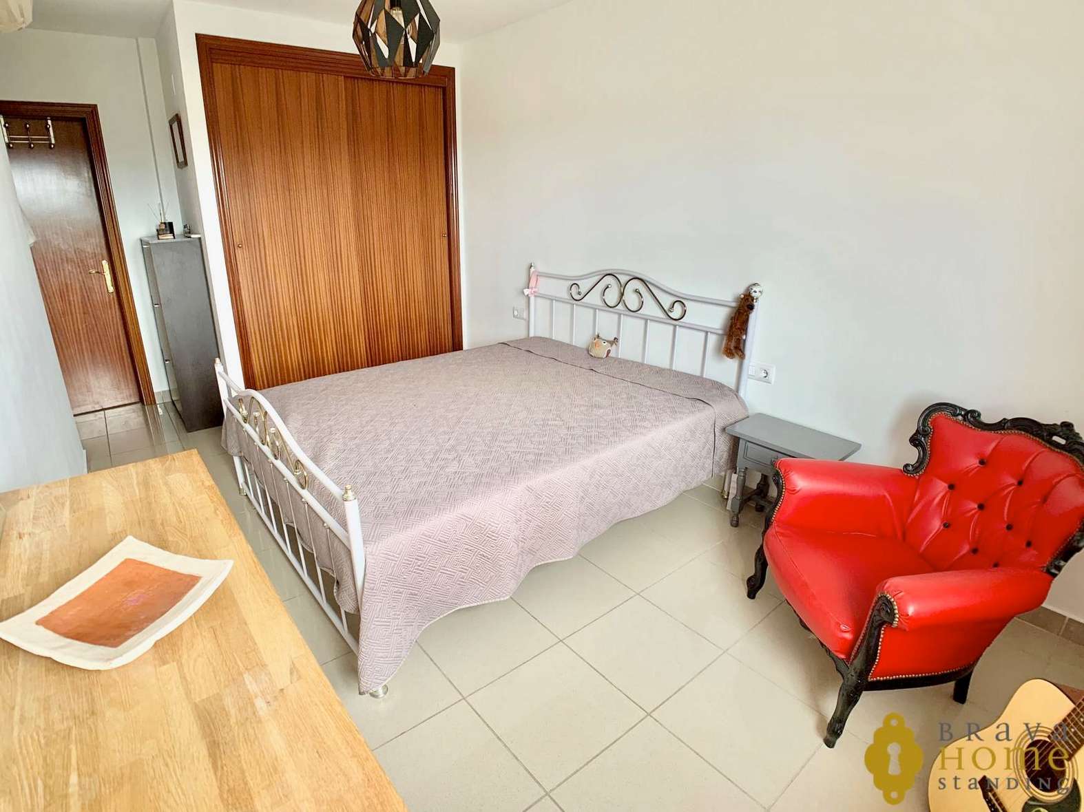 NICE 2 BEDROOM APARTMENT WITH POOL FOR SALE IN EMPURIABRAVA
