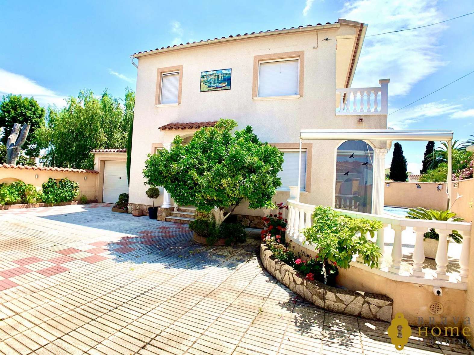 Belle maison avec piscine en vente à Empuriabrava