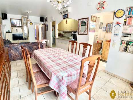 NICE HOUSE WITH POOL IN A QUIET AREA FOR SALES IN EMPURIABRAVA