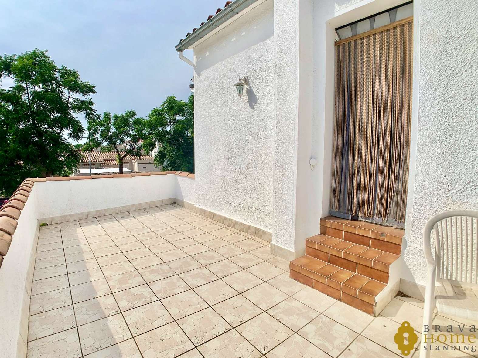 BONICA CASE AMB PISCINA EN UNA ZONA TRANQUIL EN VENDA A EMPURIABRAVA