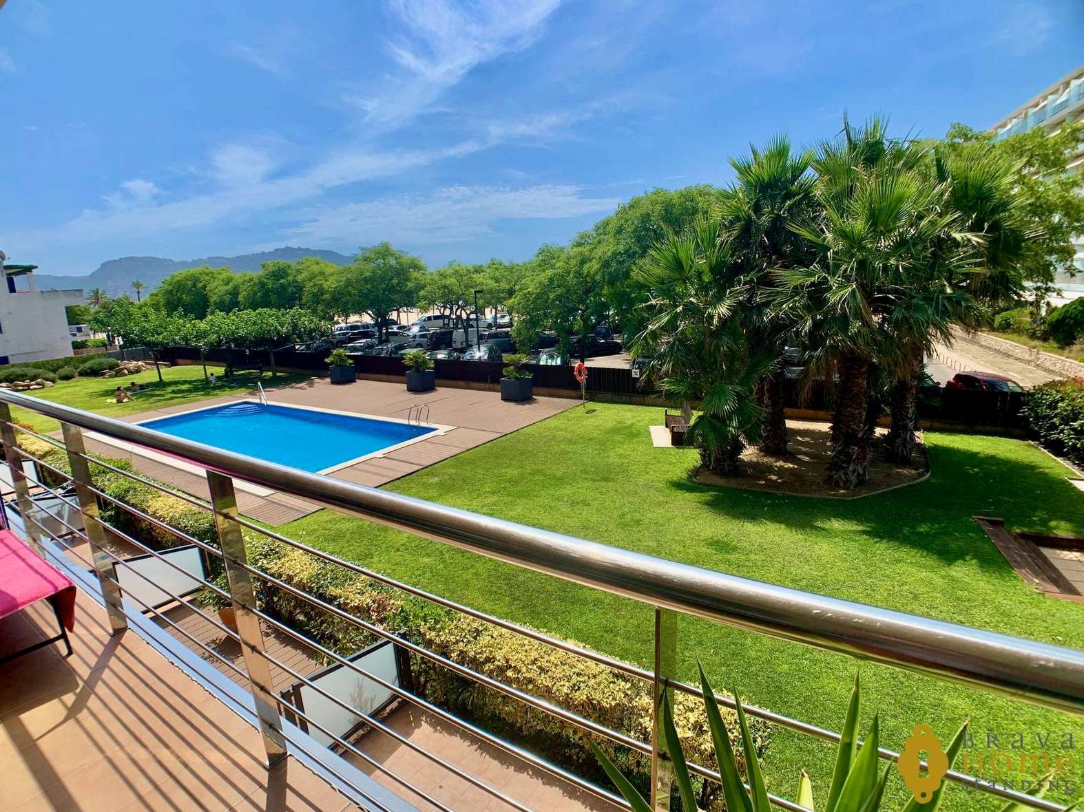 Espléndido apartamento en 1ª línea de mar con piscina en venta en Rosas - Salatar