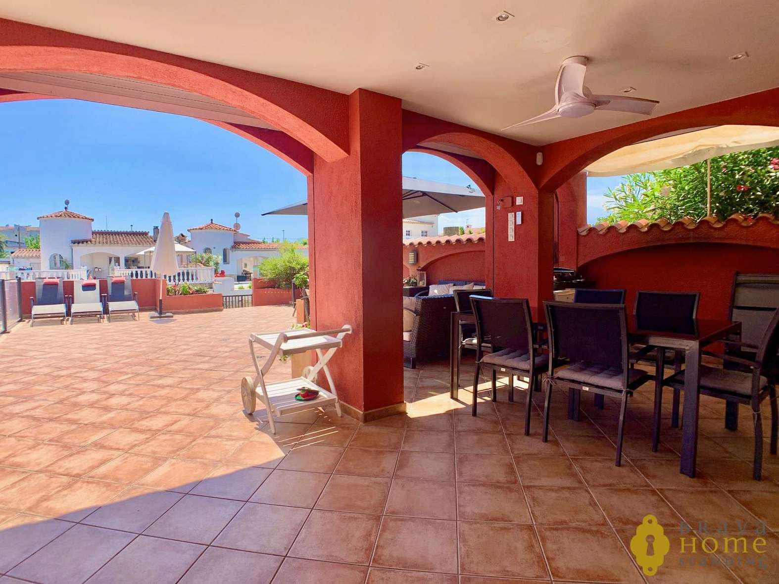 Superb south-facing house with 12,5m mooring for sale in Empuriabrava