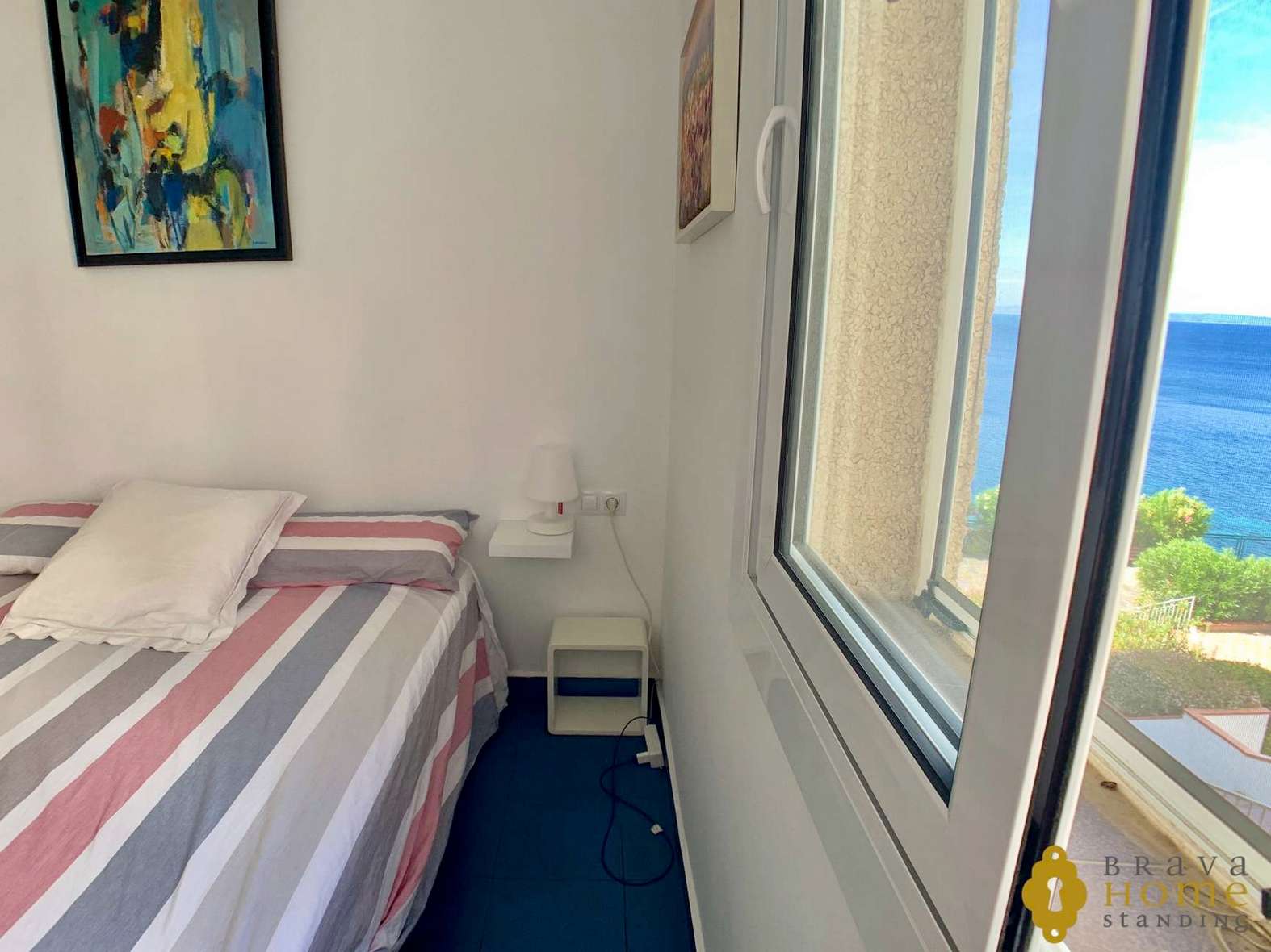 Magnífic àtic a 1era línia de mar amb piscina en venda a Roses