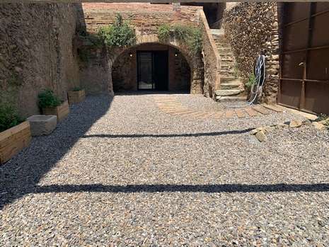 Gran casa Adosado reformado en el centro de Palau Saverdera