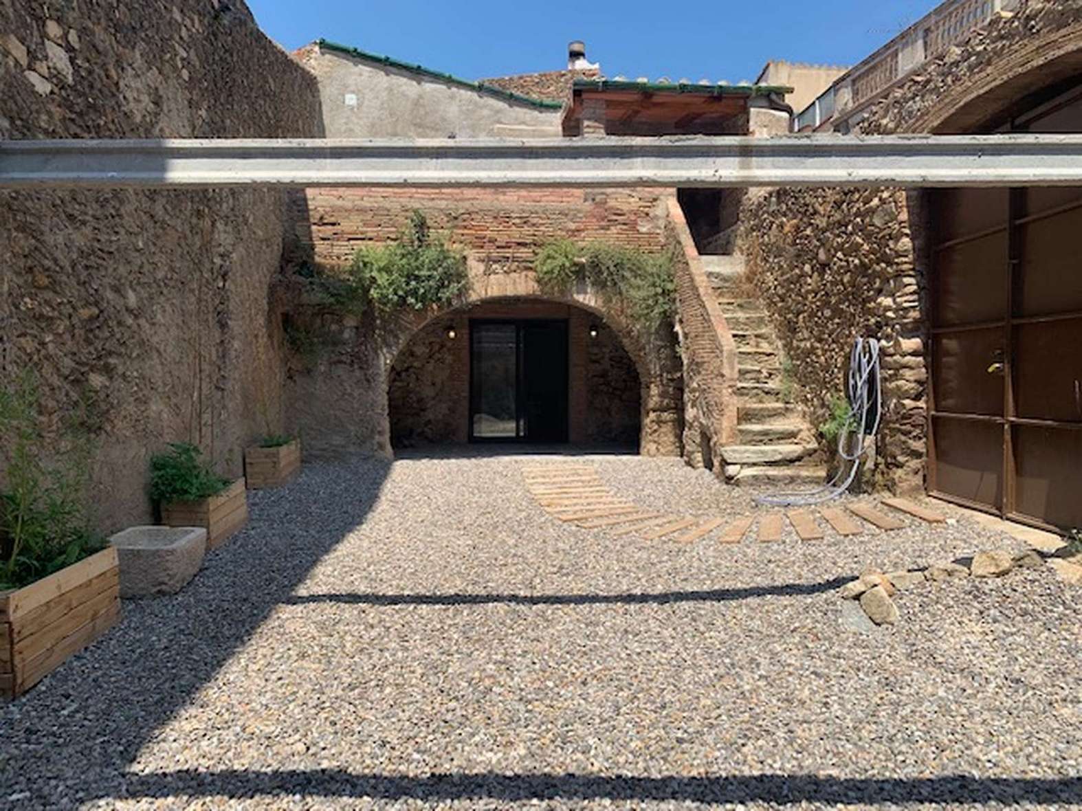 Gran casa Adosado reformado en el centro de Palau Saverdera