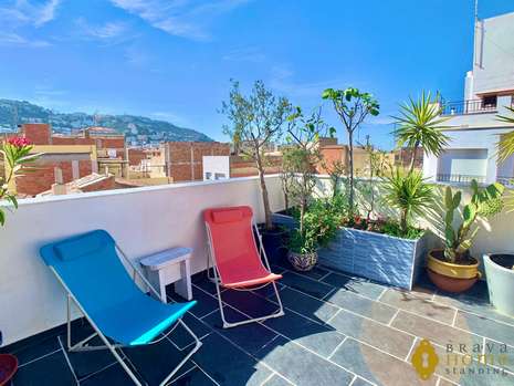 Beautiful townhouse at just 200m from the beach for sale in Rosas