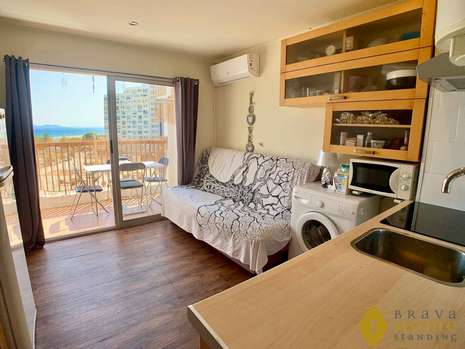 Superb apartment in first line of sea, for sale in Empuriabrava