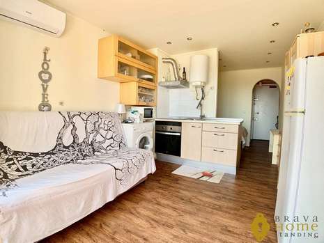 Superb apartment in first line of sea, for sale in Empuriabrava
