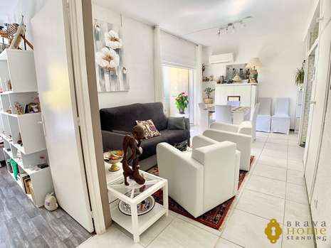 Beautiful apartment close to the beach for sale in Empuriabrava