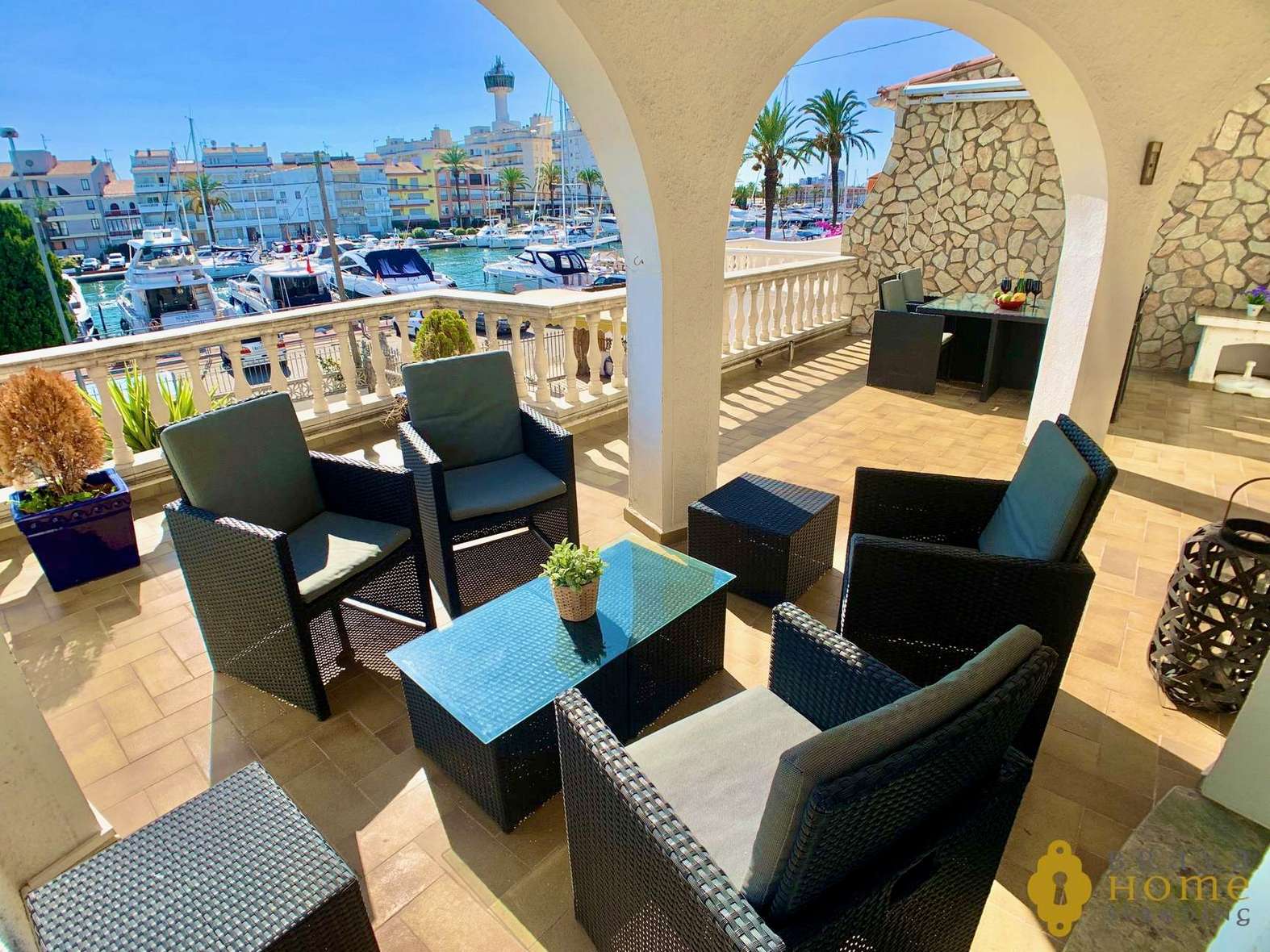 Belle villa avant les ponts avec amarre de 17 x 5m en vente à Empuriabrava