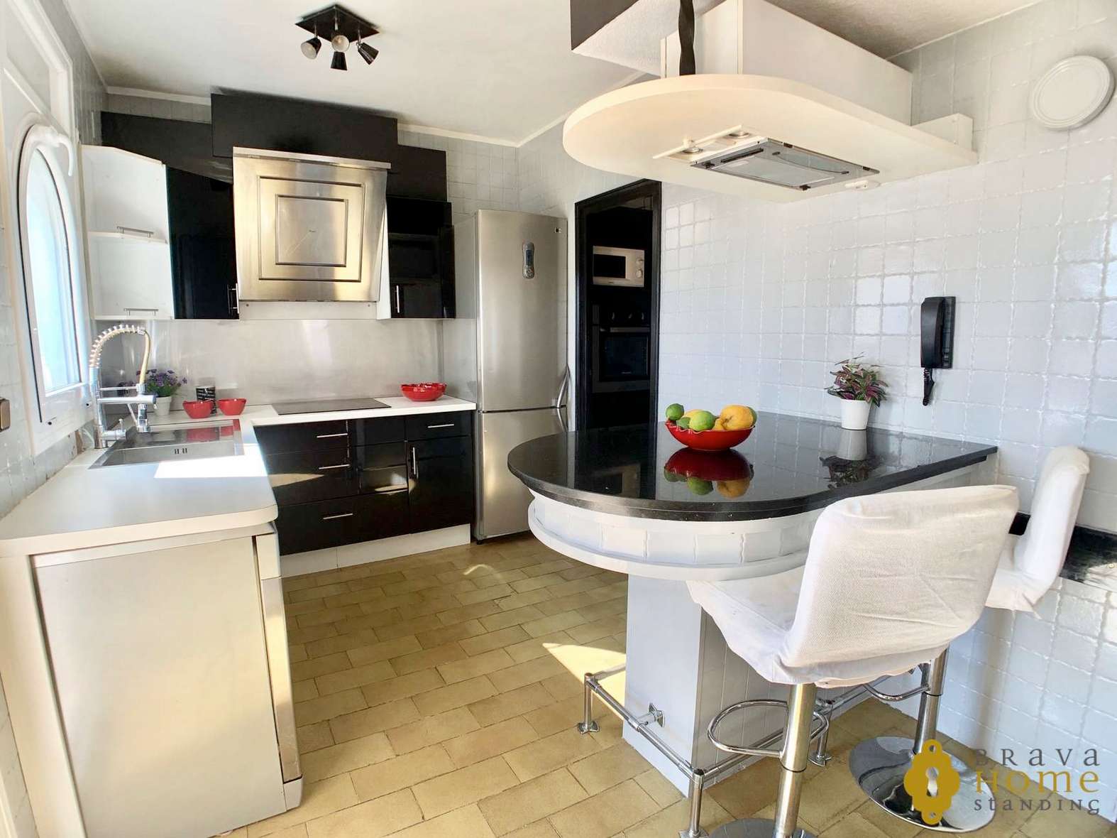 Belle villa avant les ponts avec amarre de 17 x 5m en vente à Empuriabrava