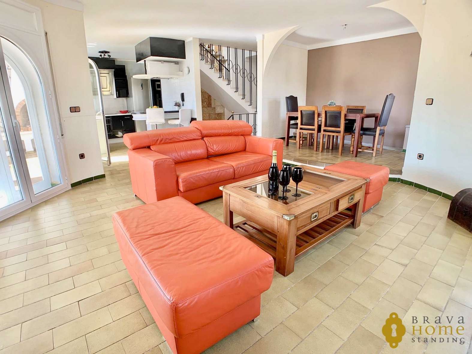 Belle villa avant les ponts avec amarre de 17 x 5m en vente à Empuriabrava