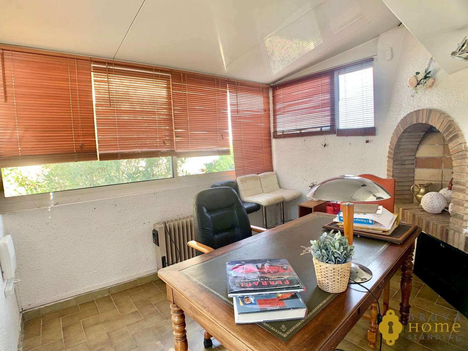 Belle villa avant les ponts avec amarre de 17 x 5m en vente à Empuriabrava