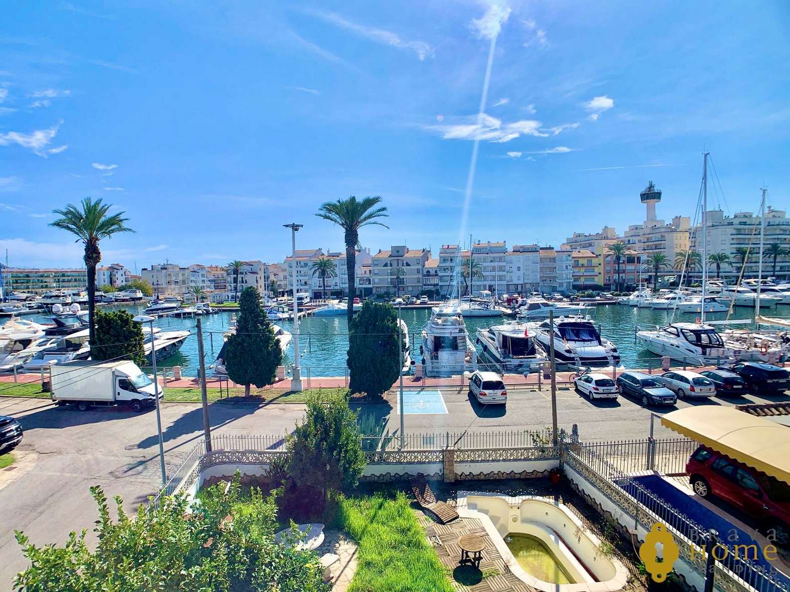 Belle villa avant les ponts avec amarre de 17 x 5m en vente à Empuriabrava