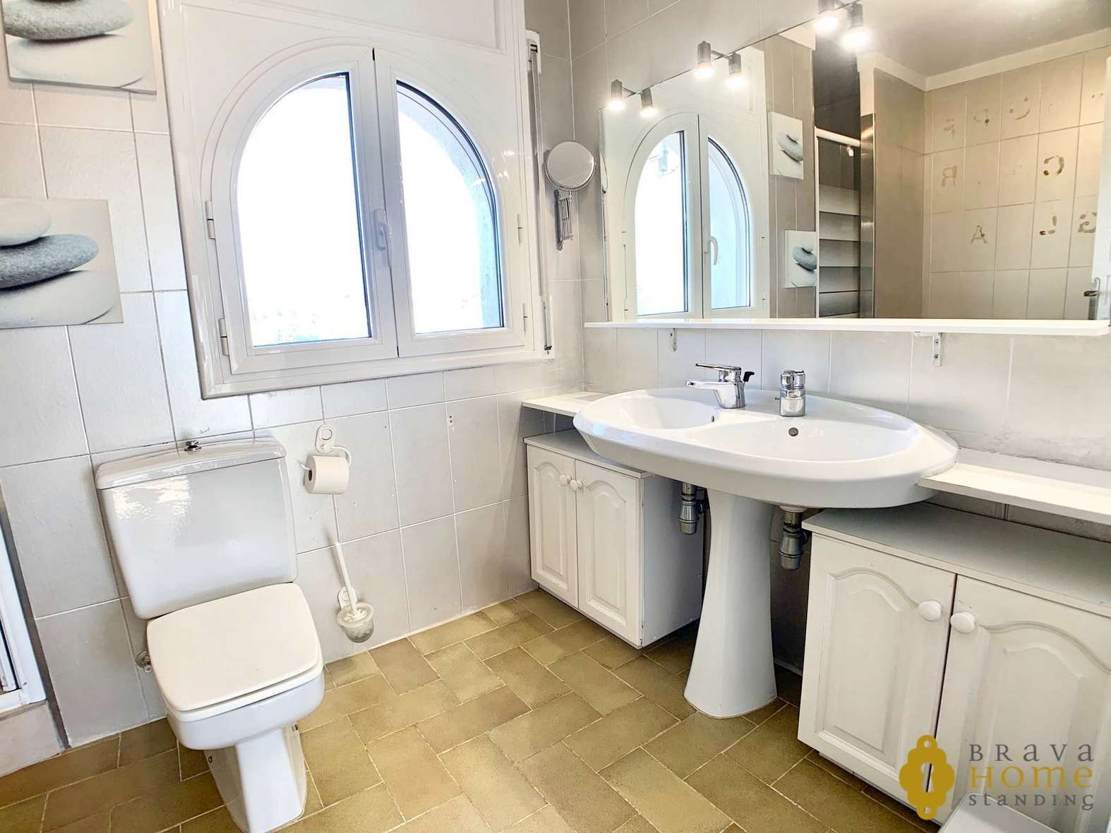 Belle villa avant les ponts avec amarre de 17 x 5m en vente à Empuriabrava