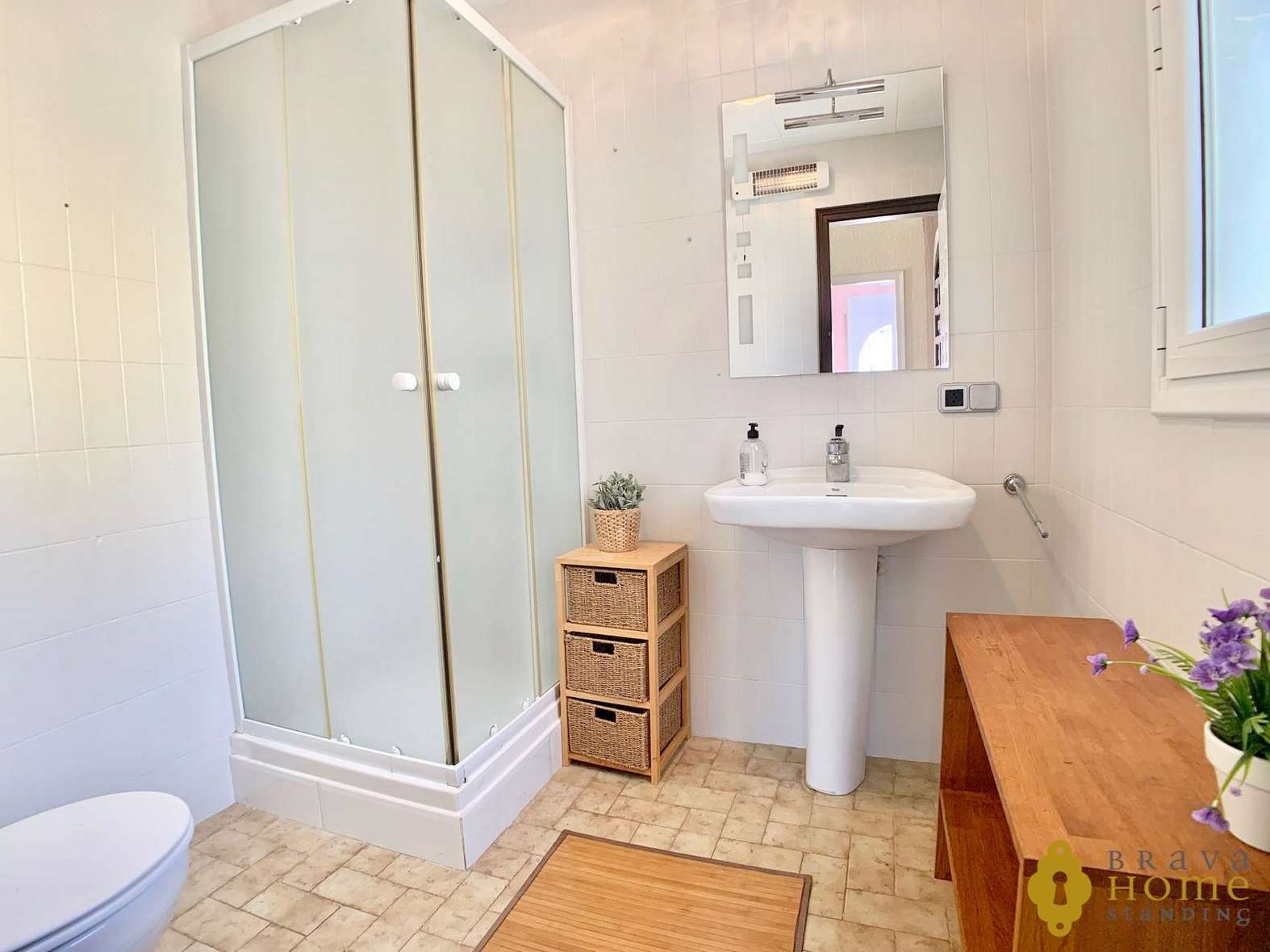 Belle villa avant les ponts avec amarre de 17 x 5m en vente à Empuriabrava