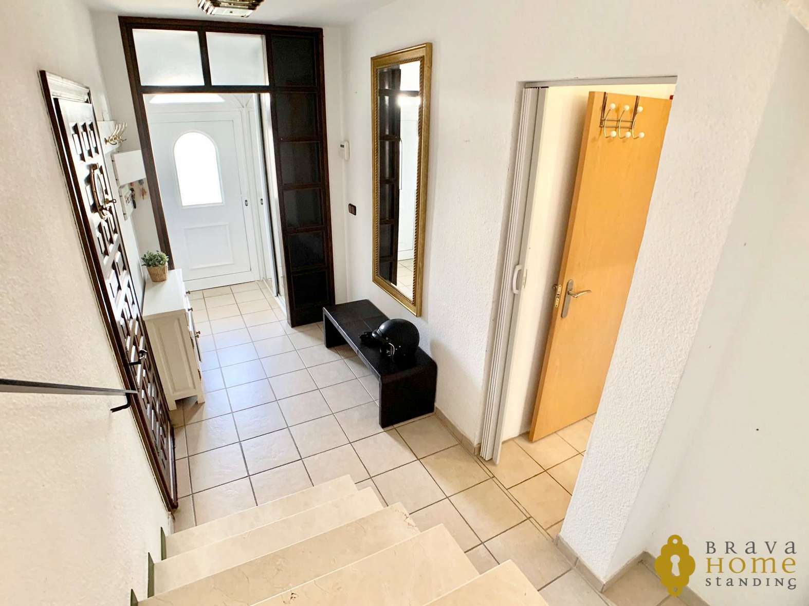 Belle villa avant les ponts avec amarre de 17 x 5m en vente à Empuriabrava
