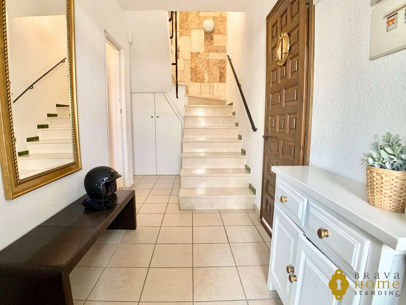 Belle villa avant les ponts avec amarre de 17 x 5m en vente à Empuriabrava