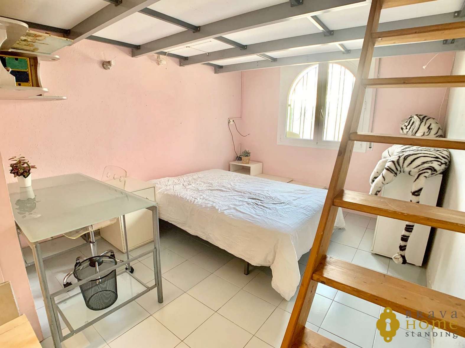 Belle villa avant les ponts avec amarre de 17 x 5m en vente à Empuriabrava