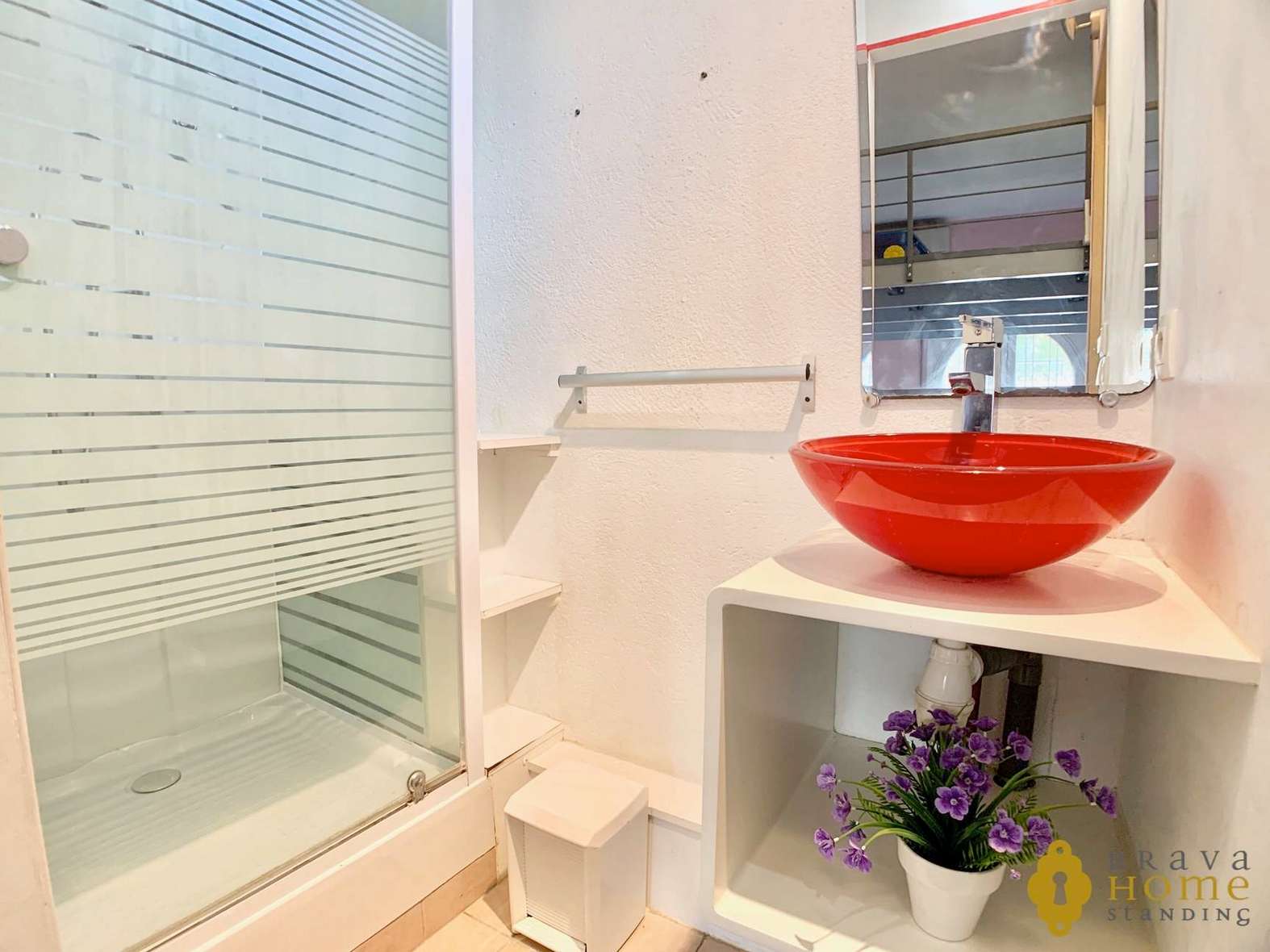 Belle villa avant les ponts avec amarre de 17 x 5m en vente à Empuriabrava