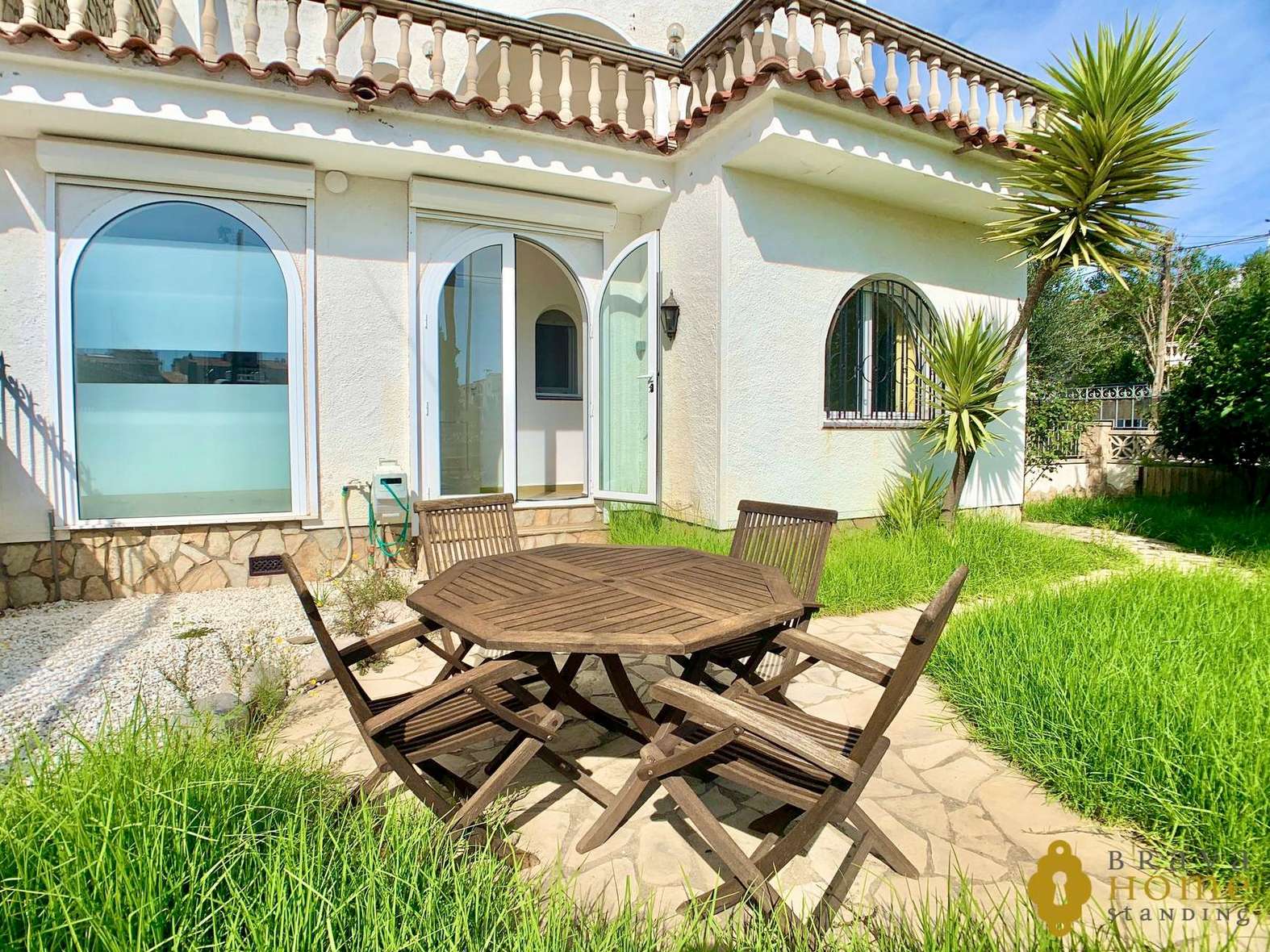 Belle villa avant les ponts avec amarre de 17 x 5m en vente à Empuriabrava