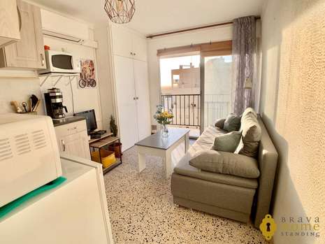 Bonito estudio cerca de la playa en venta en Empuriabrava