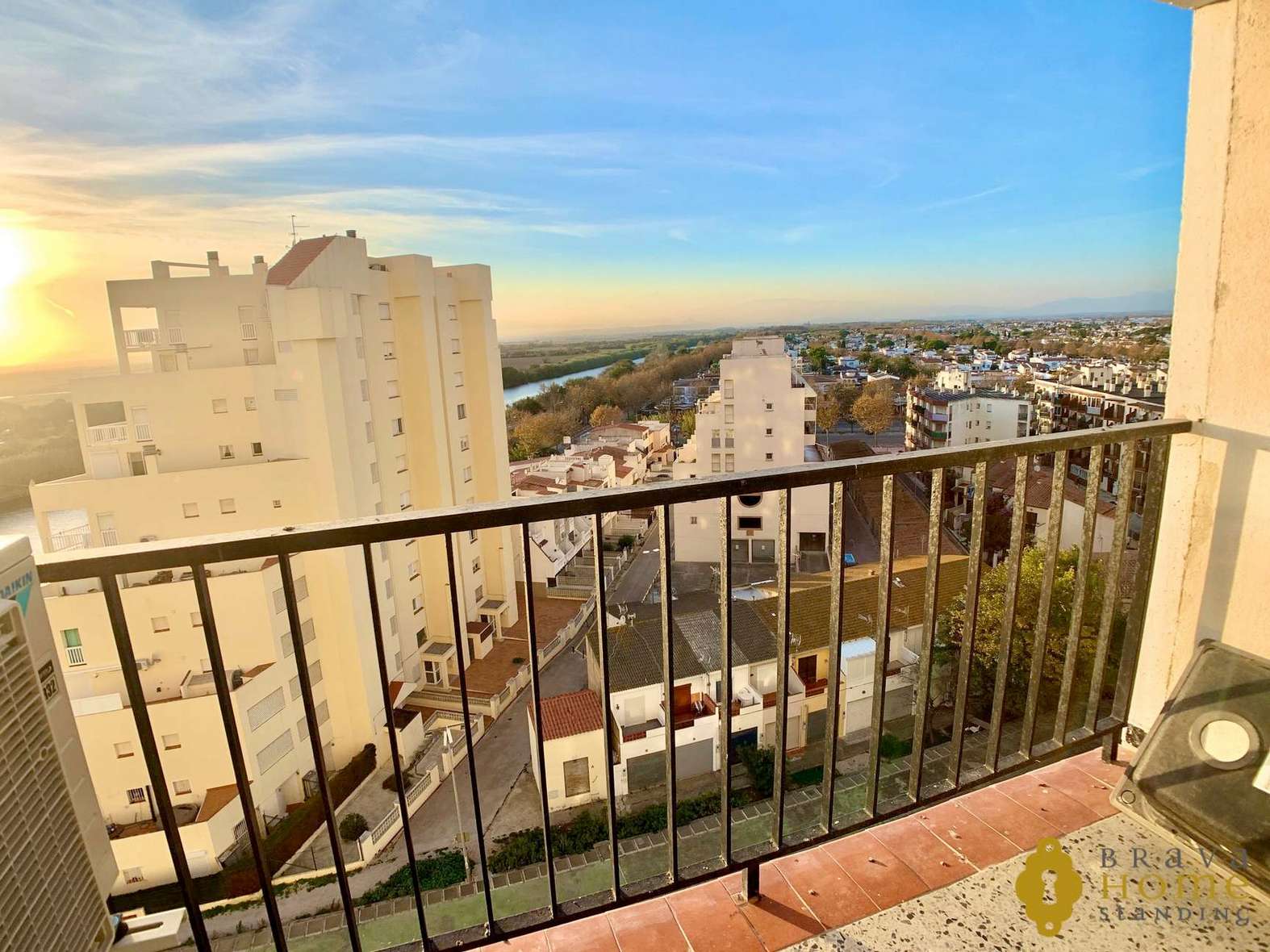 Bonito estudio cerca de la playa en venta en Empuriabrava