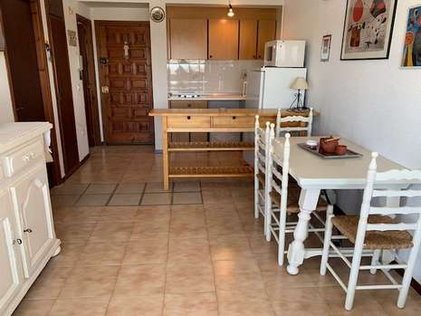 Apartment with community pool and private parking for sale in Rosas Santa Margarita