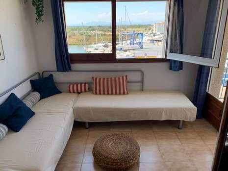 Apartment with community pool and private parking for sale in Rosas Santa Margarita