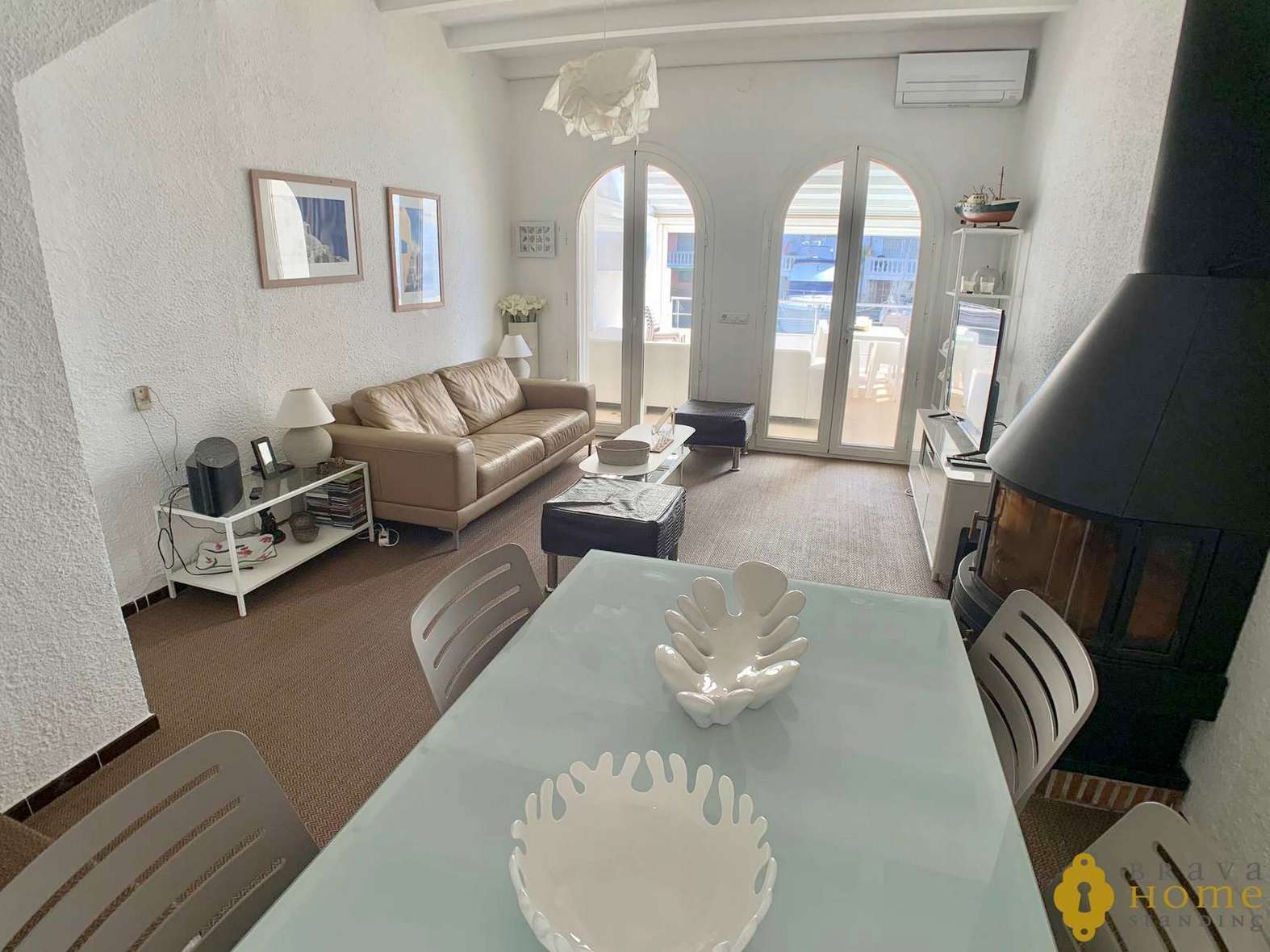 Beautiful house with mooring before the bridges, for sale in Empuriabrava