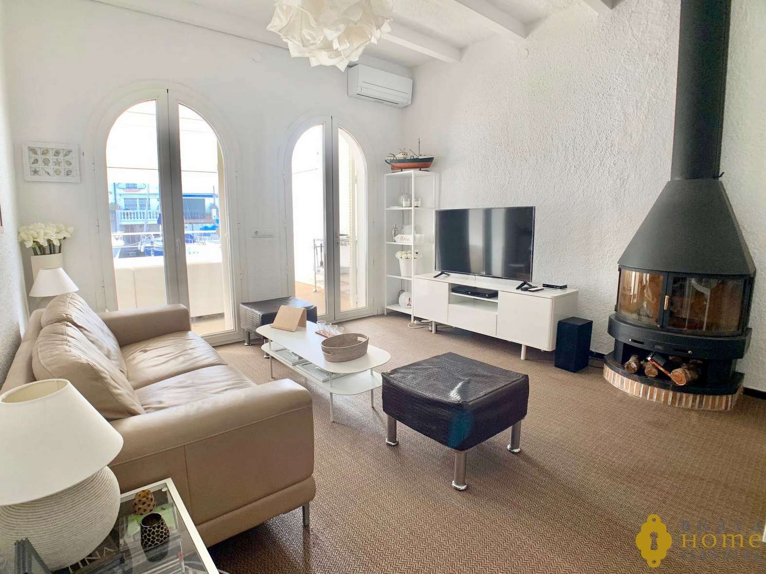 Beautiful house with mooring before the bridges, for sale in Empuriabrava