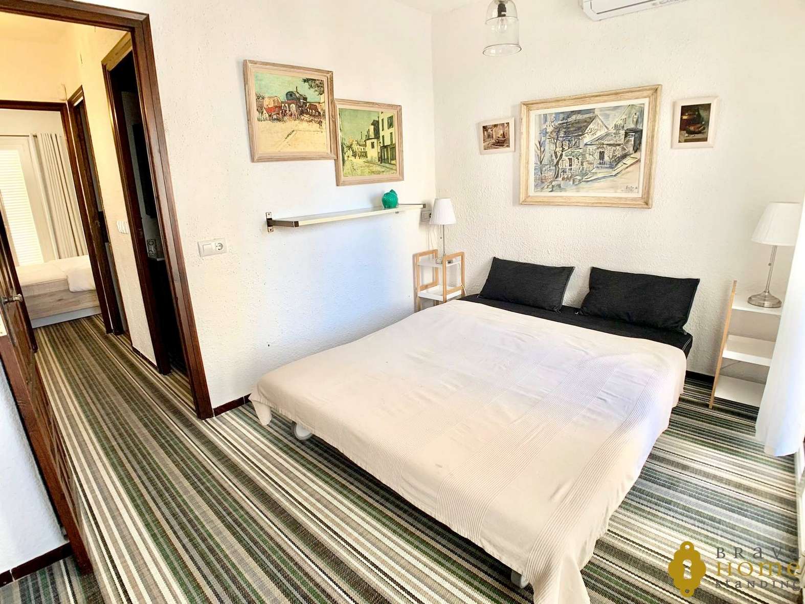 Beautiful house with mooring before the bridges, for sale in Empuriabrava